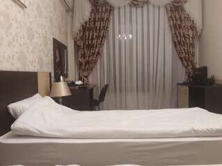 Гостевой дом Guest House Sary-Chelek Arkit Двухместный номер с 2 отдельными кроватями и общей ванной комнатой-12