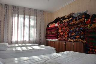 Гостевой дом Guest House Sary-Chelek Arkit Односпальная кровать в общем номере для мужчин и женщин-3