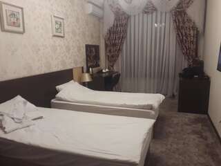 Гостевой дом Guest House Sary-Chelek Arkit Двухместный номер с 2 отдельными кроватями и общей ванной комнатой-1